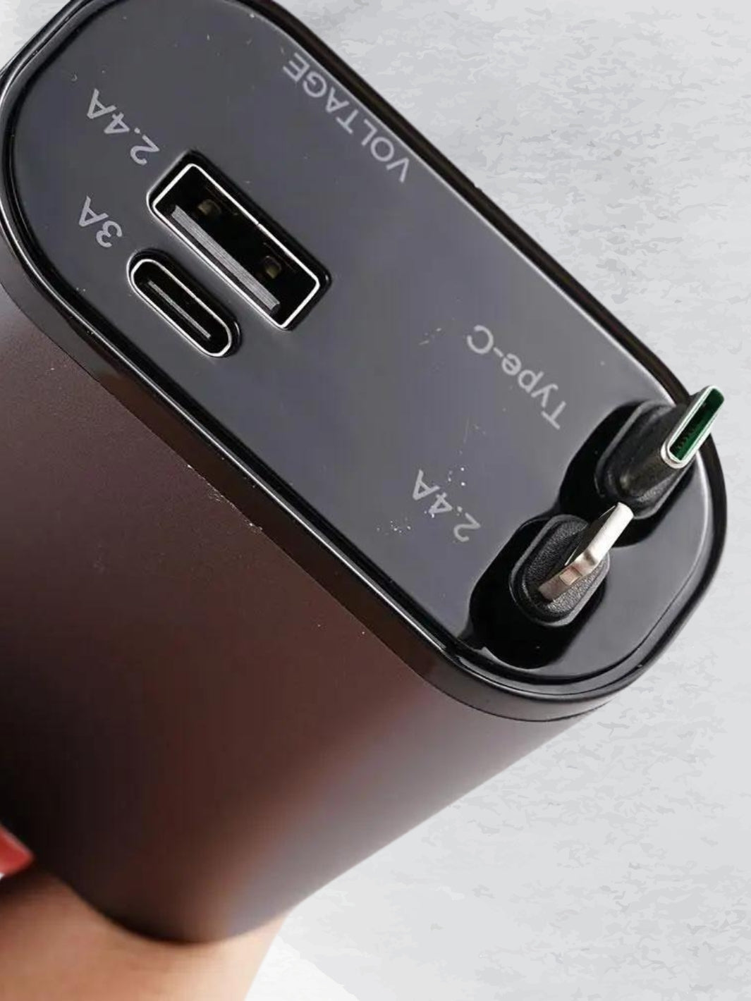 Chargeur Voiture 4 Ports Rapide et Rétractable
