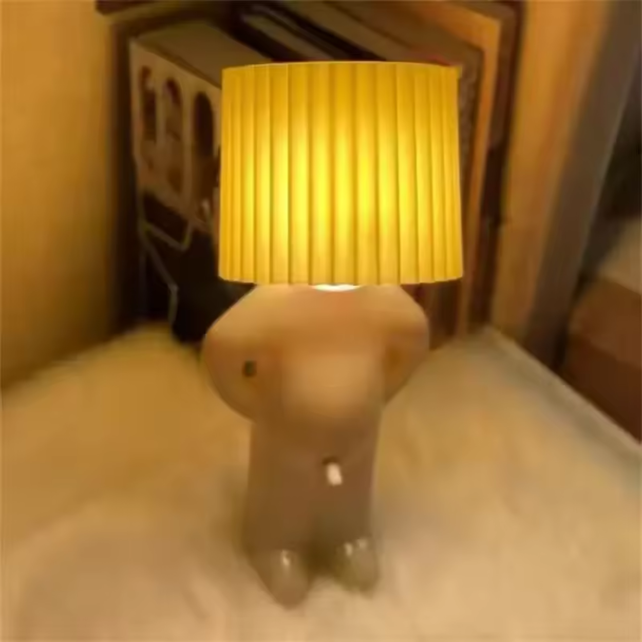 Lampe de Bureau Originale en Forme de Figurine